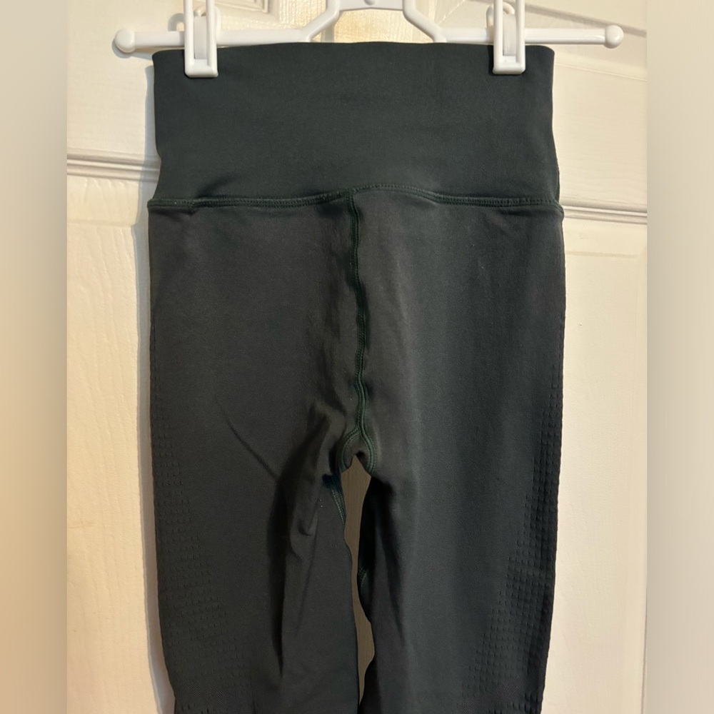 Fabletics Women's Military Green Leggin Size Large - Picture 4 of 10